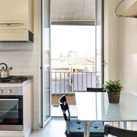 Sunny Flat In Elegant Building Close To Colosseum Rzym Zewnętrze zdjęcie