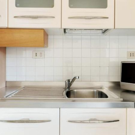 Sunny Flat In Elegant Building Close To Colosseum Rzym Zewnętrze zdjęcie