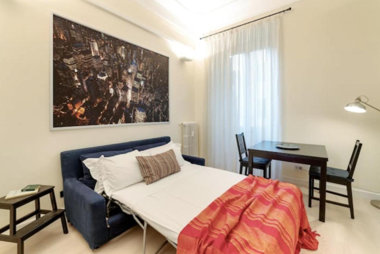 Sunny Flat In Elegant Building Close To Colosseum Rzym Zewnętrze zdjęcie
