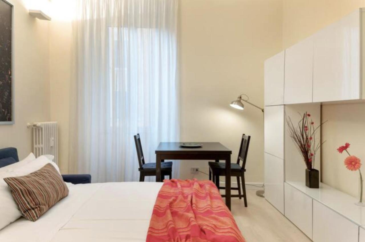 Sunny Flat In Elegant Building Close To Colosseum Rzym Zewnętrze zdjęcie