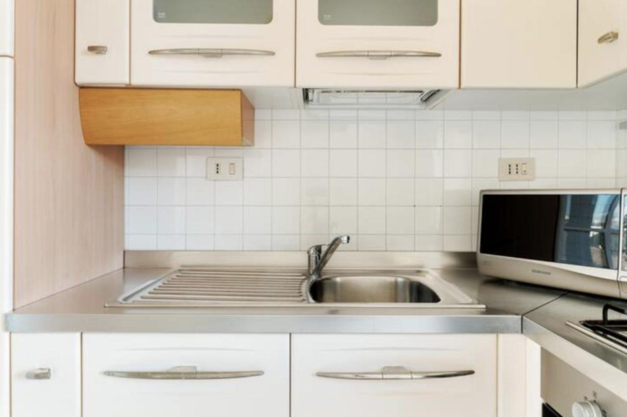 Sunny Flat In Elegant Building Close To Colosseum Rzym Zewnętrze zdjęcie