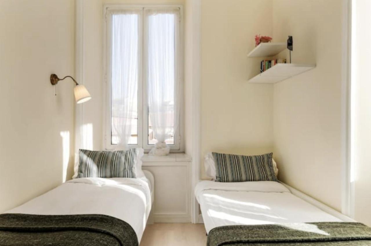 Sunny Flat In Elegant Building Close To Colosseum Rzym Zewnętrze zdjęcie